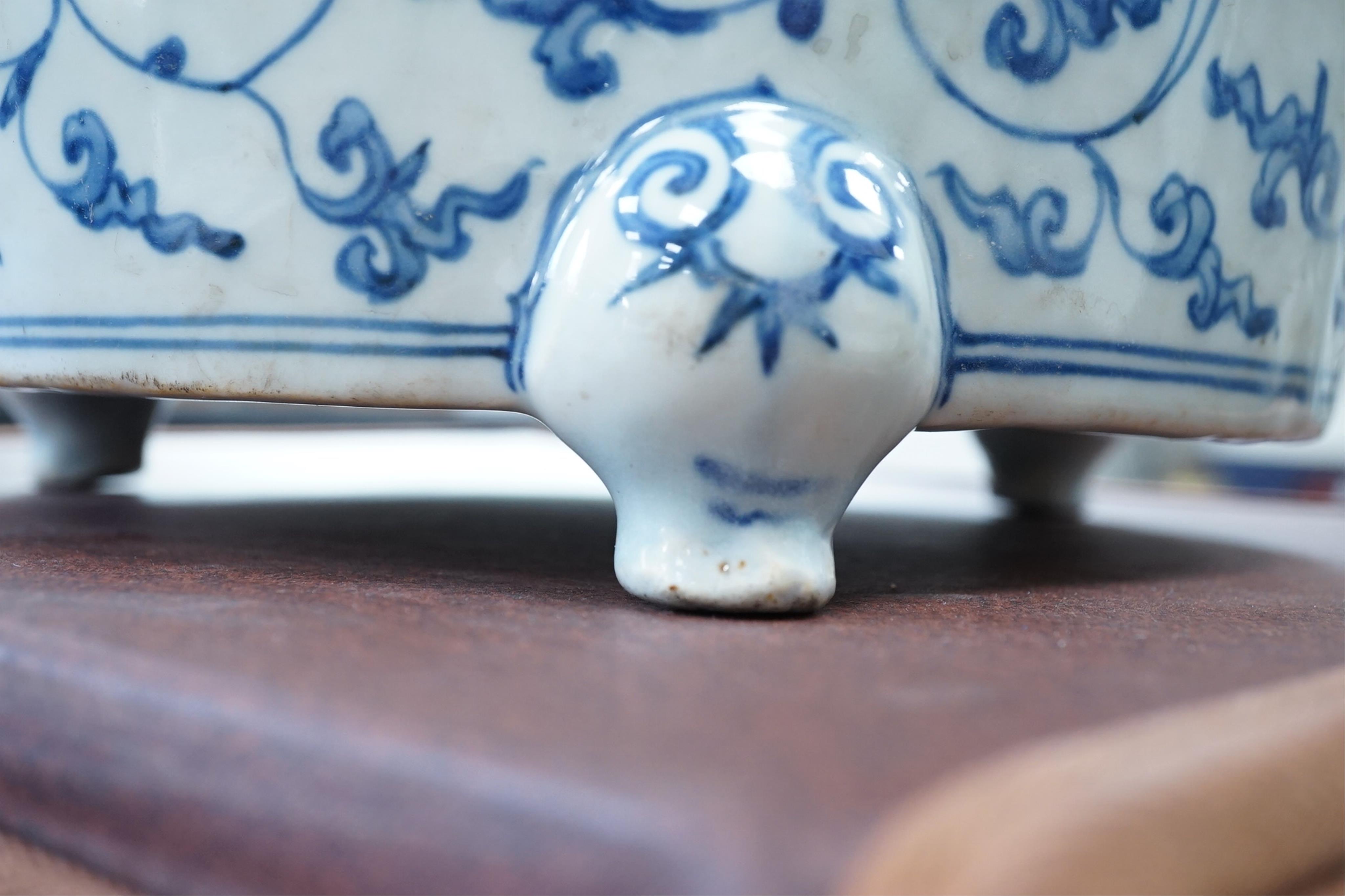 A large Chinese blue and white tripod censer, Ming Dynasty, 16th century